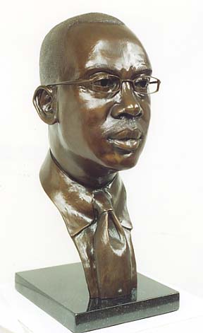 Larry Handfield portrait bust 1